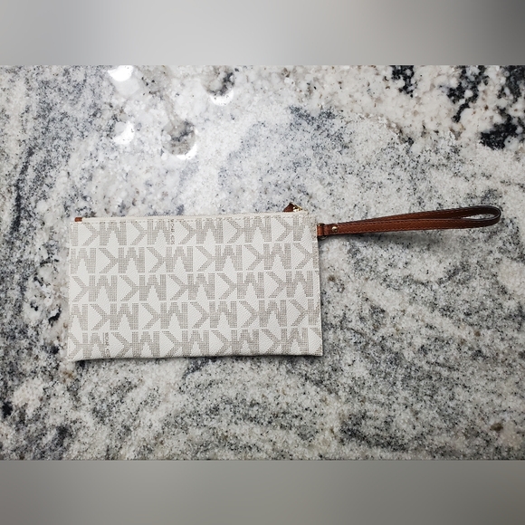 Michael Kors White/Cream/Tan Monogram Wristlet. NWOT! - Picture 2 of 6
